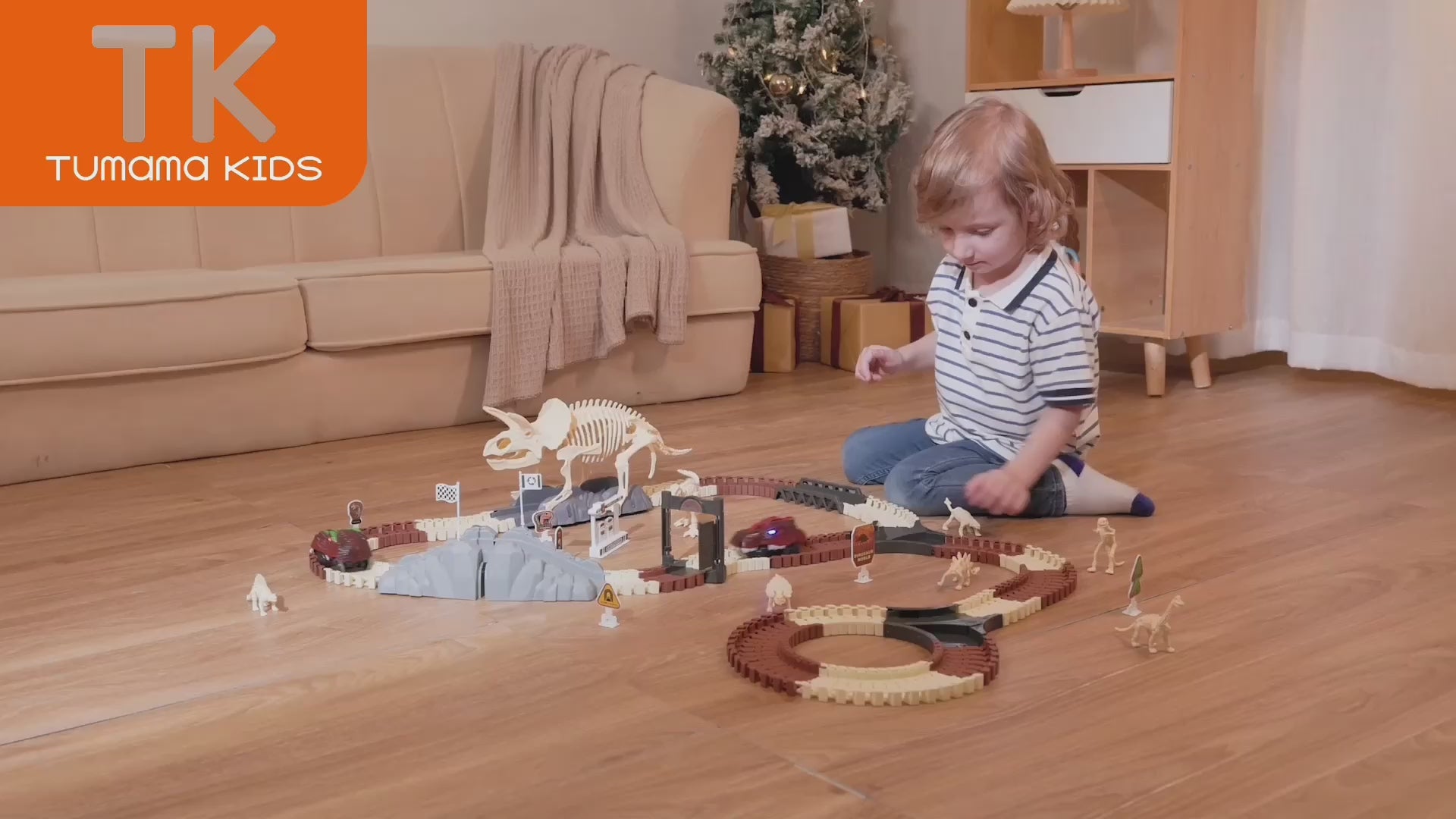 CHILDREN HAPPILY PLAYING SPLICED DINOSAUR TOY CAR RACE TRACK